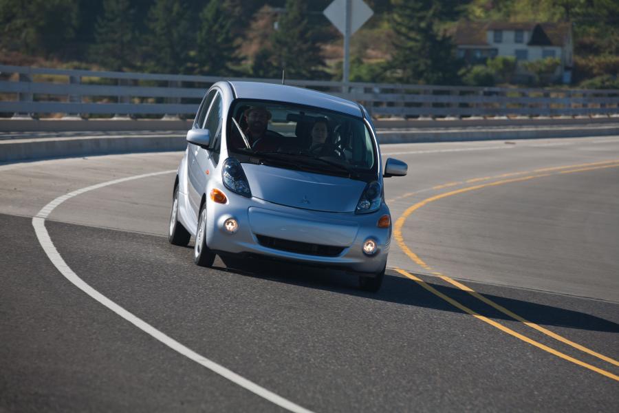  Mitsubishi i-MiEV 2012 года  (US) (фото 150 из 234)